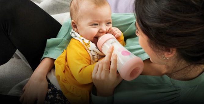 Hoe geef je flesvoeding?